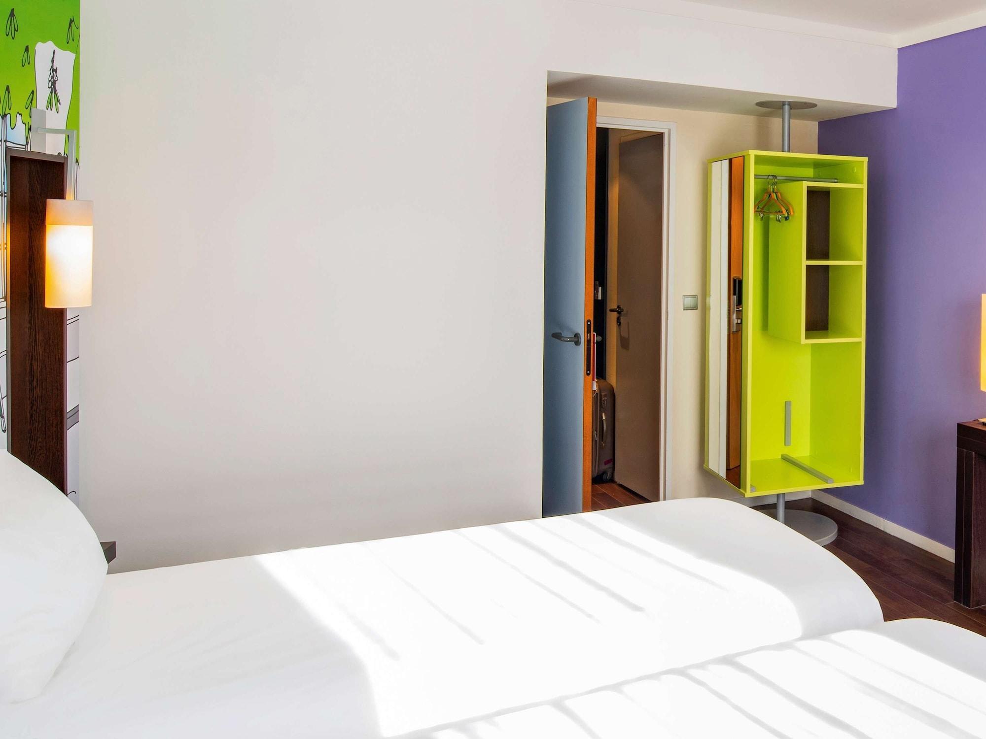 Ibis Styles Evry Courcouronnes Hotel And Events Exteriör bild